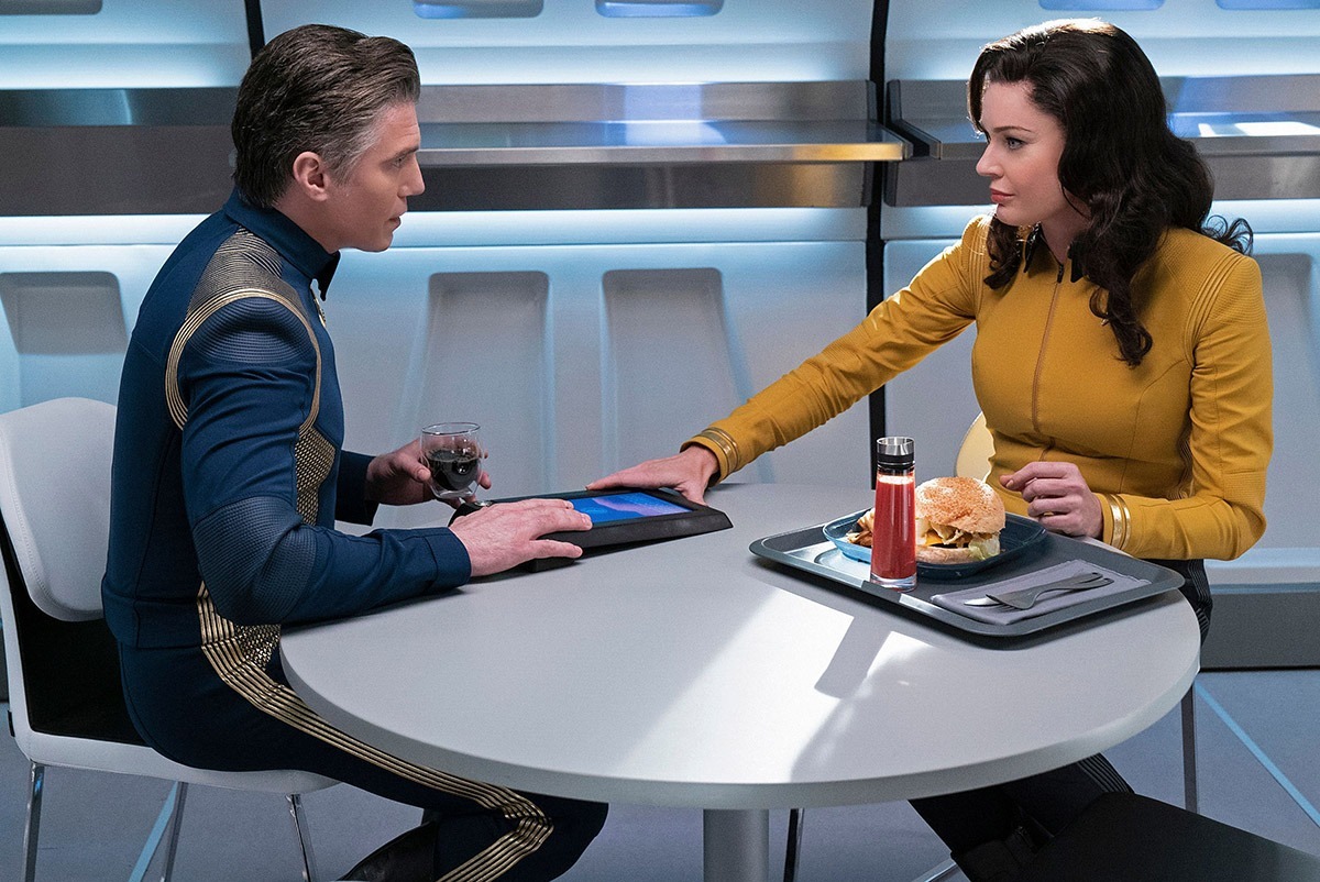 Star Trek: Discovery | Atores Anson Mount e Rebecca Romijn não estarão na terceira temproada!