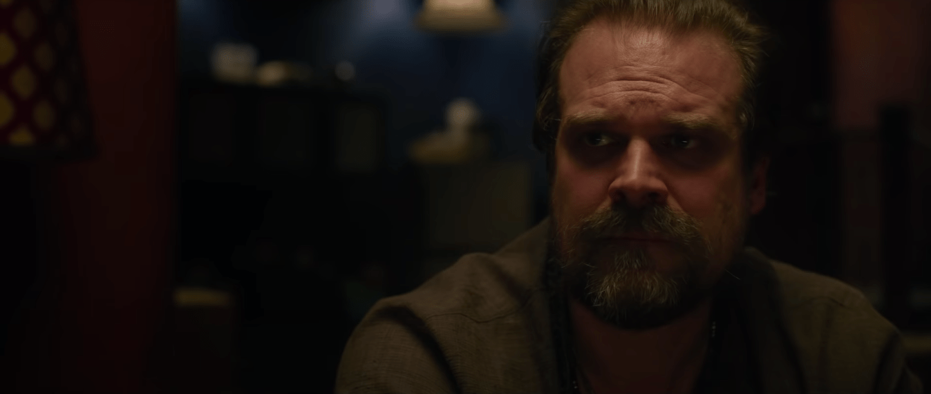 Resgate | Netflix divulga cena exclusiva do filme com Chris Hemsworth e David Harbour