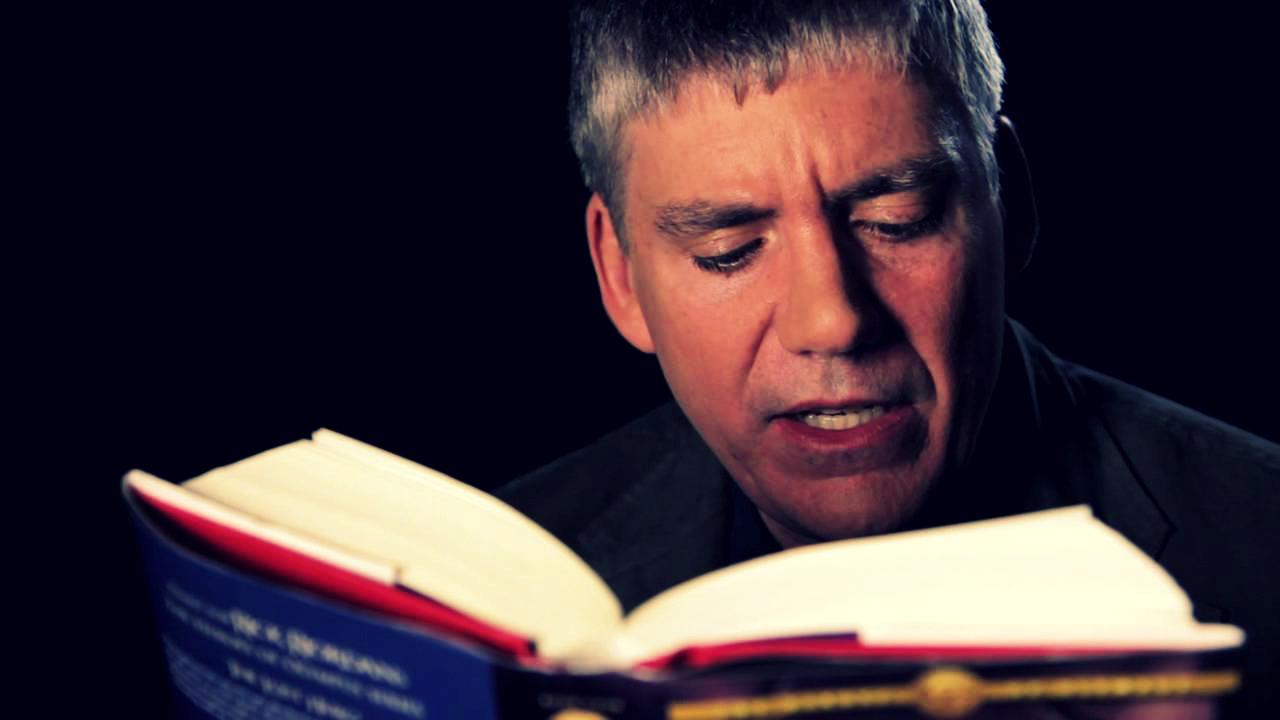 Rick Riordan e outros autores divulgam livros LGBTQIA+