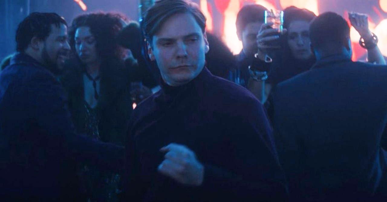 Falcão e o Soldado Invernal | Marvel revela vídeo de 1 hora com Barão Zemo dançando!