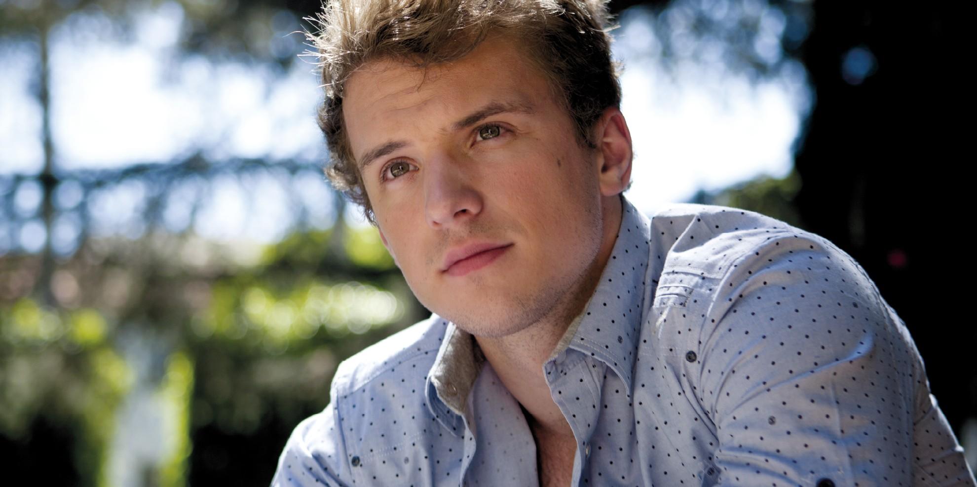 Pacificador | Freddie Stroma será o Vigilante na série!
