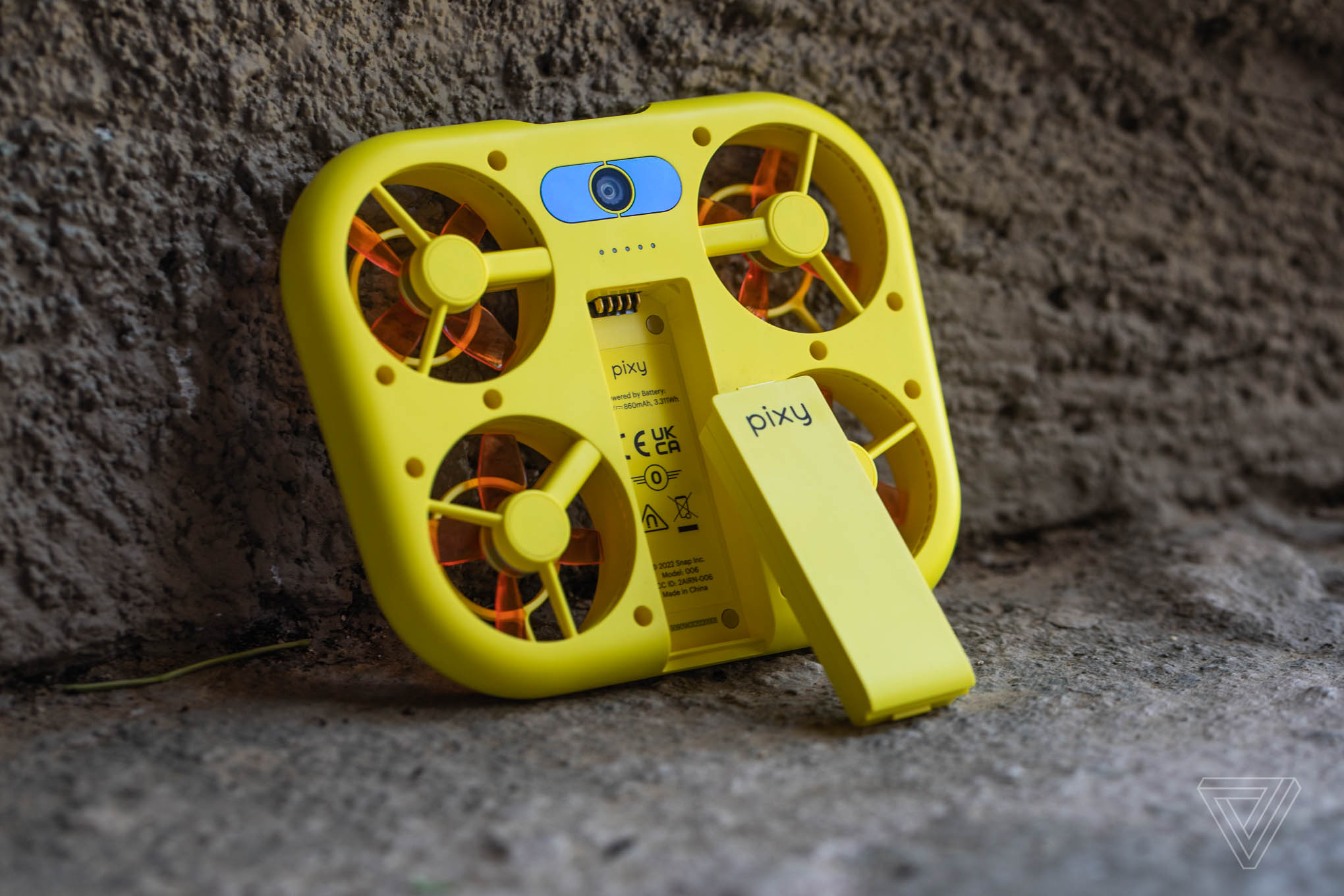 Snapchat anuncia mini drone Pixy para fotos e vídeos