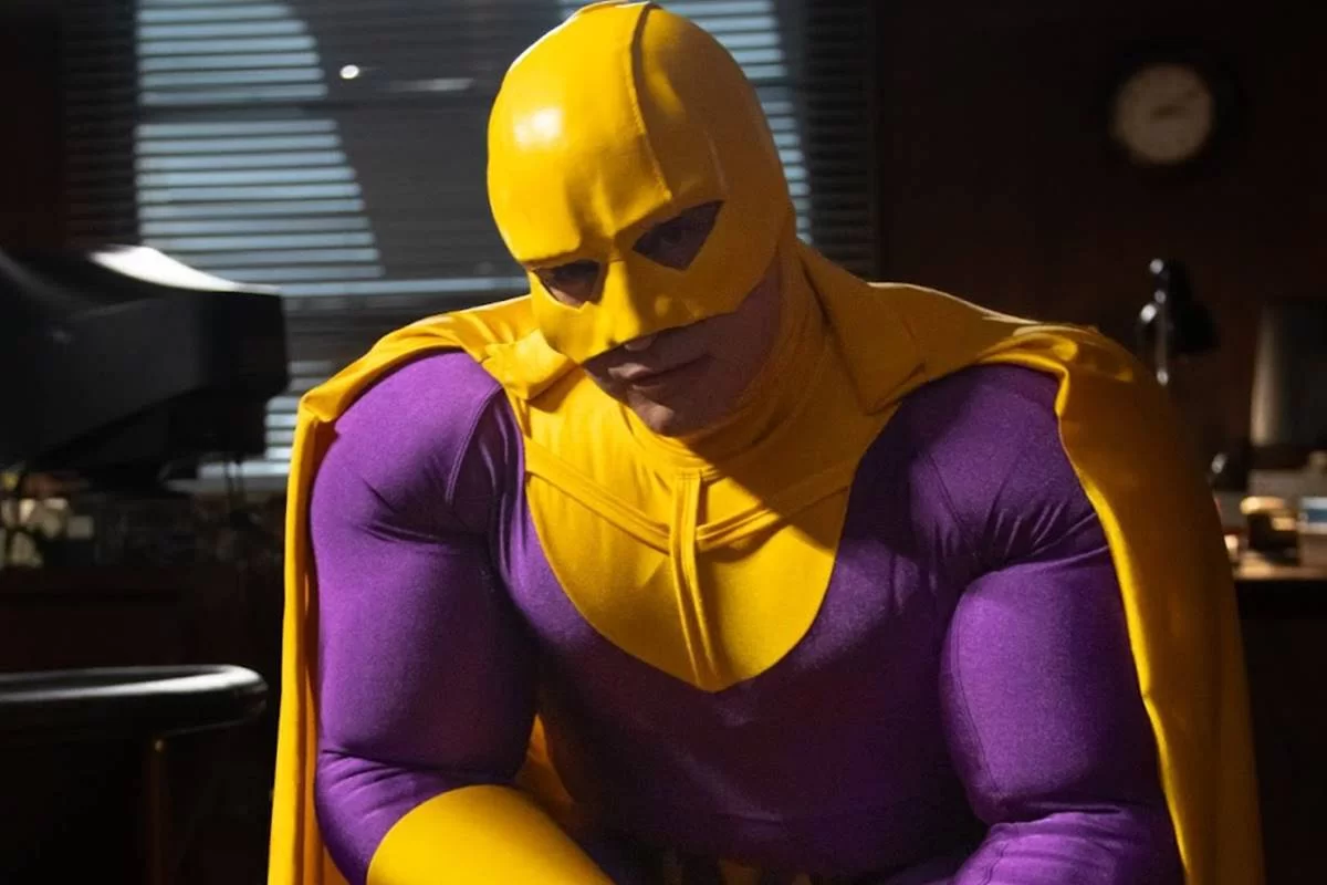 Overman | Caco Ciocler aparece com traje do herói em foto oficial