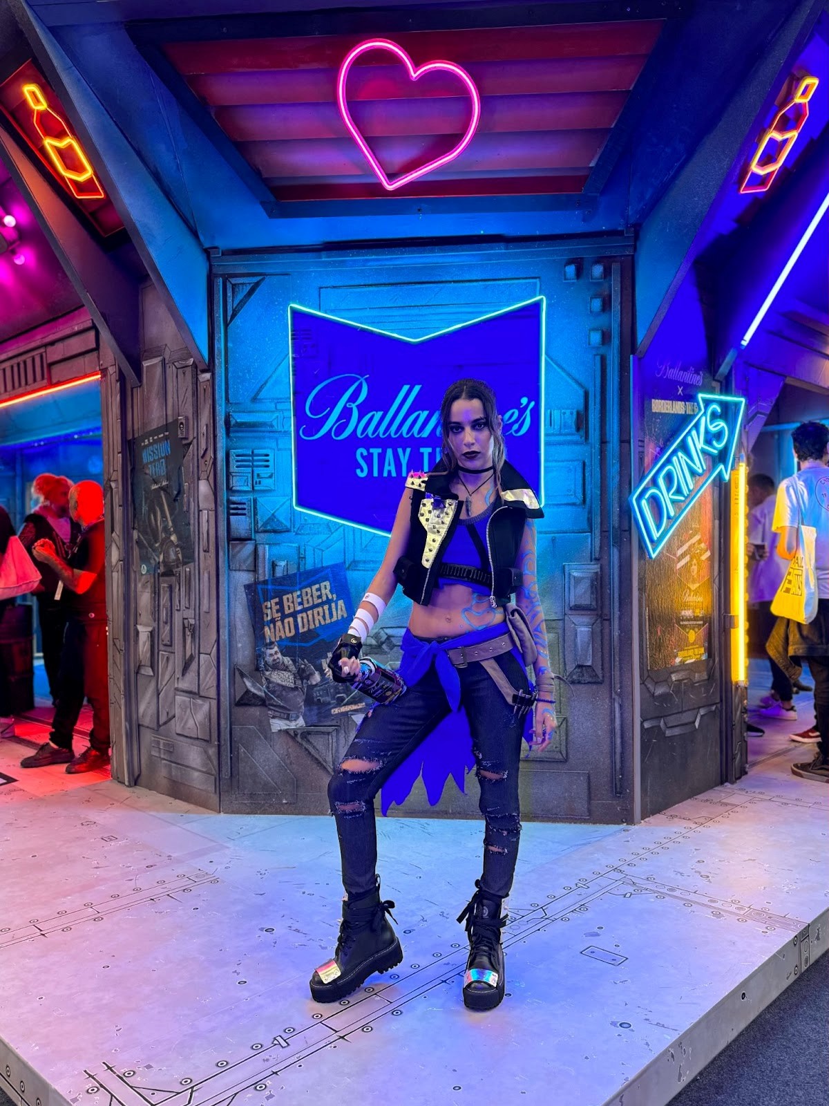 CCXP23 | Marina Sena aparece com cosplay de personagem de Borderlands