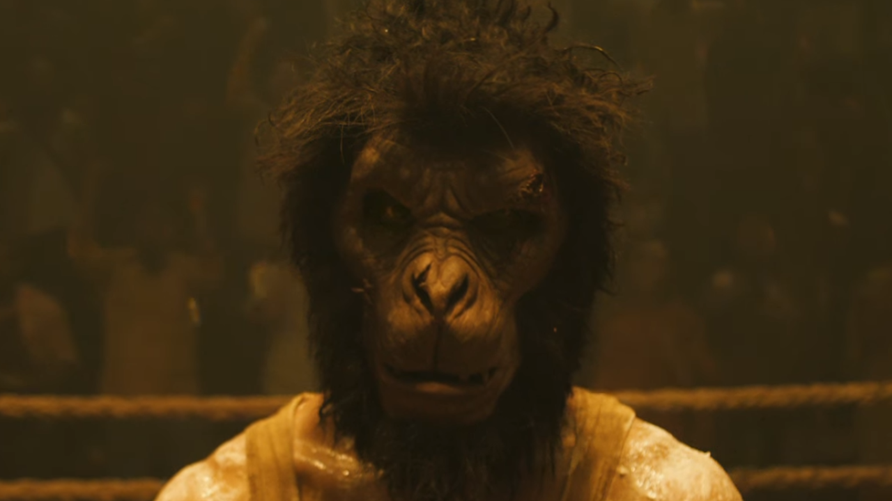 Monkey Man: Dev Patel se vinga da máfia em trailer sangrento