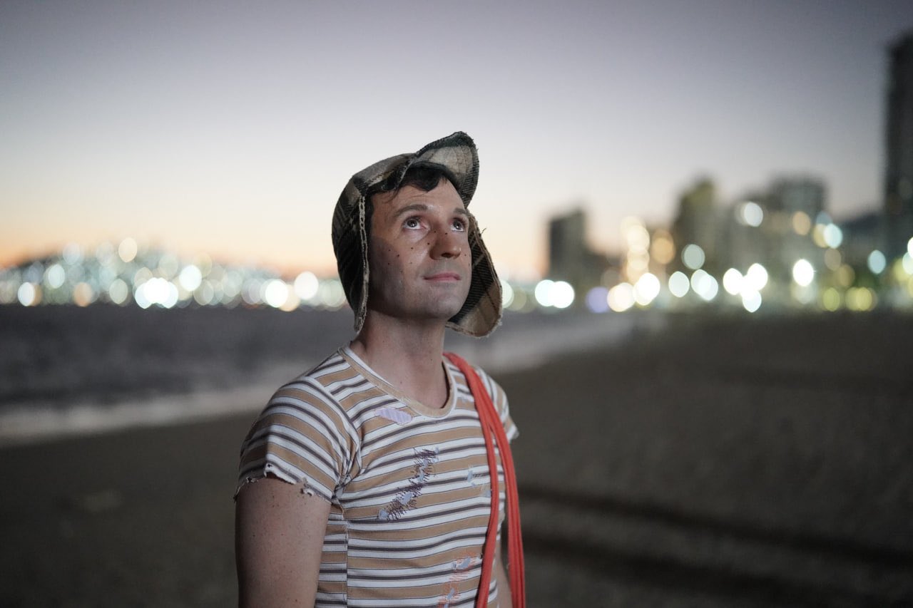 Série biográfica de Chespirito tem imagens reveladas