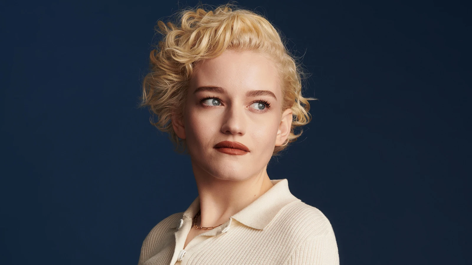 Julia Garner
