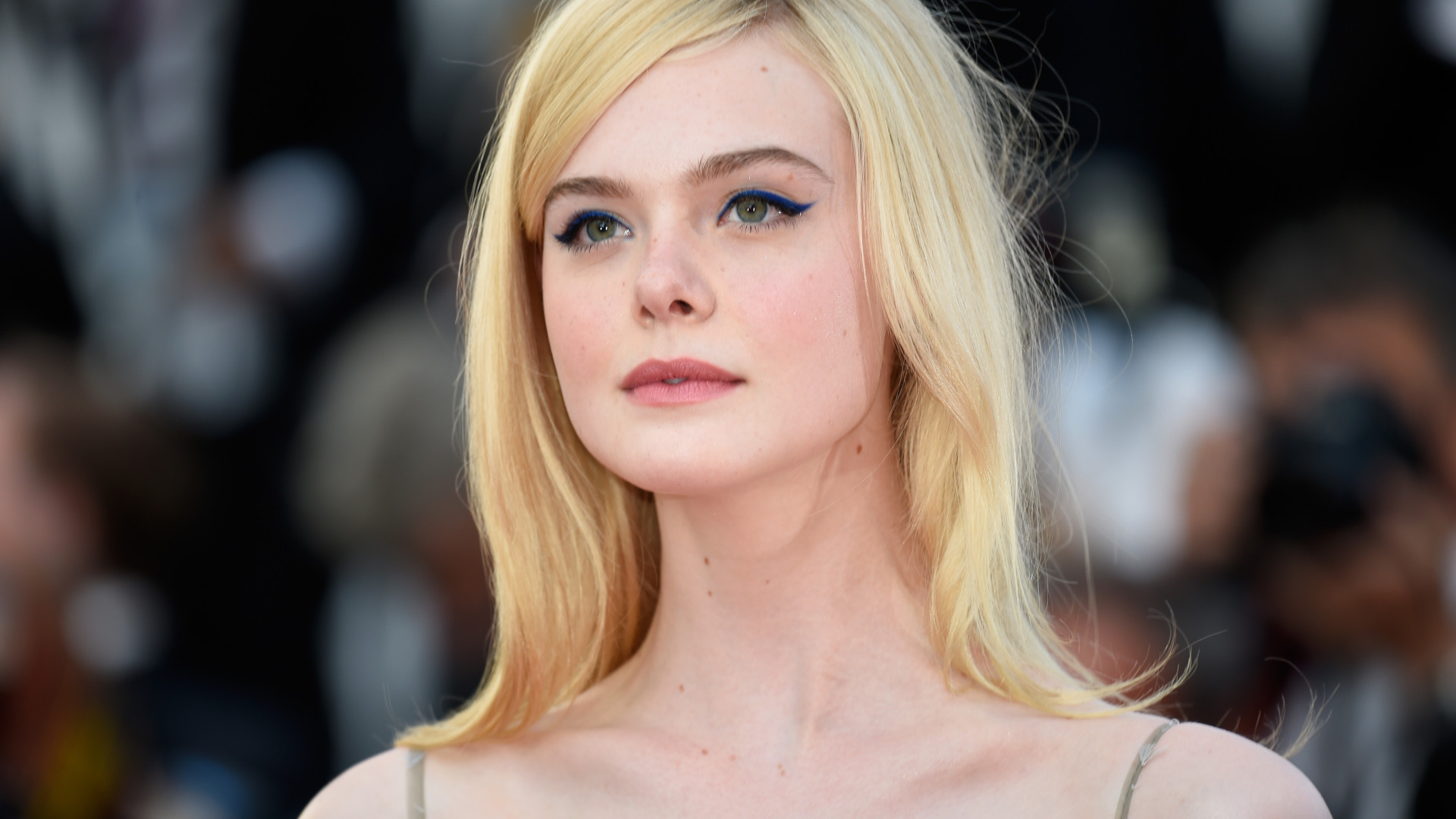 Elle Fanning em negociações para estrelar novo filme da franquia Predador