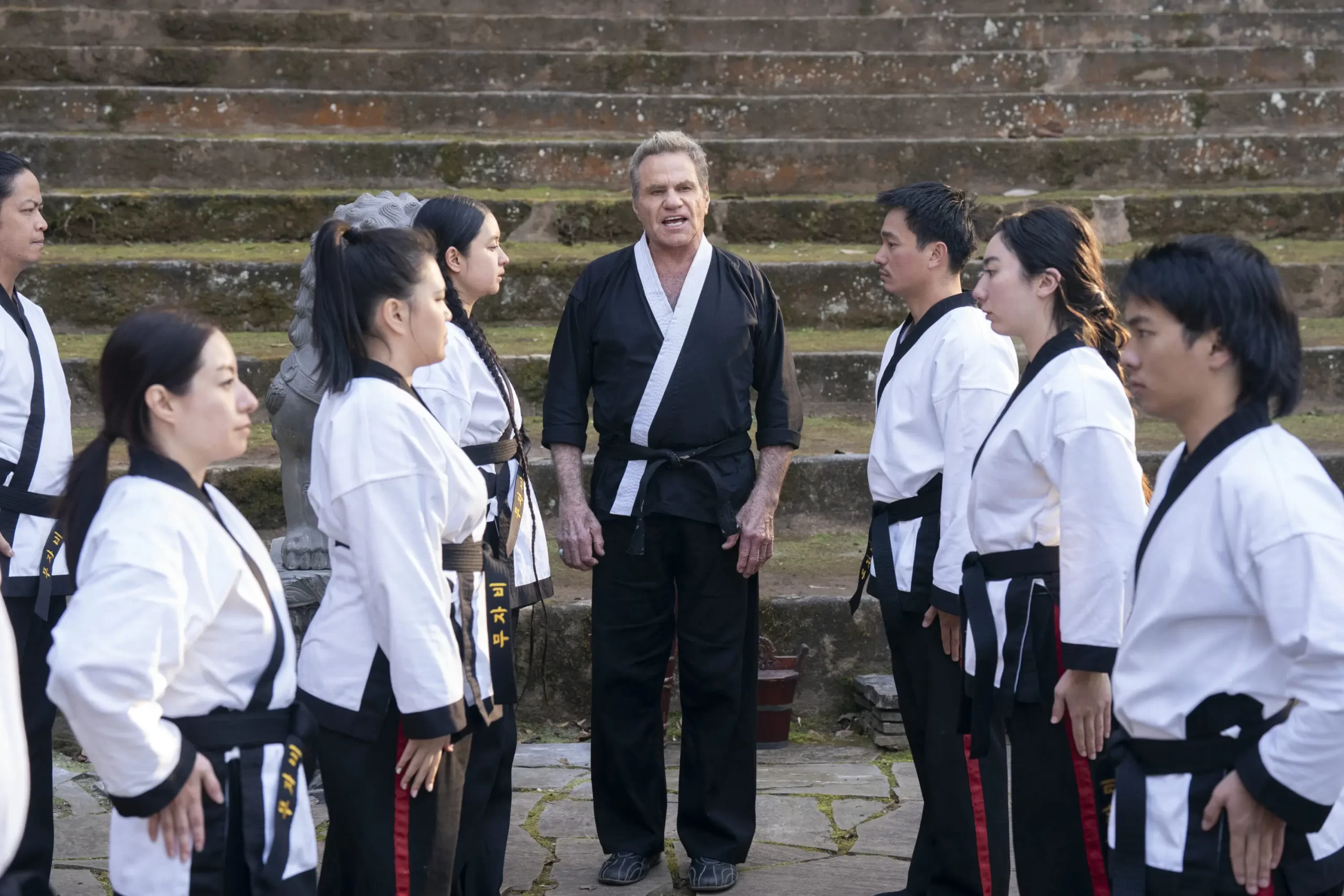 Temporada final de Cobra Kai ganha trailer