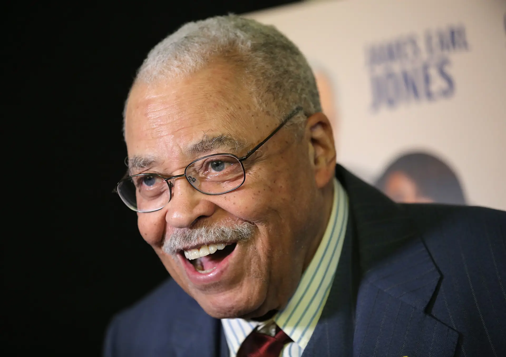 Lenda das Dublagens: James Earl Jones, Voz de Darth Vader, Falece aos 93 Anos