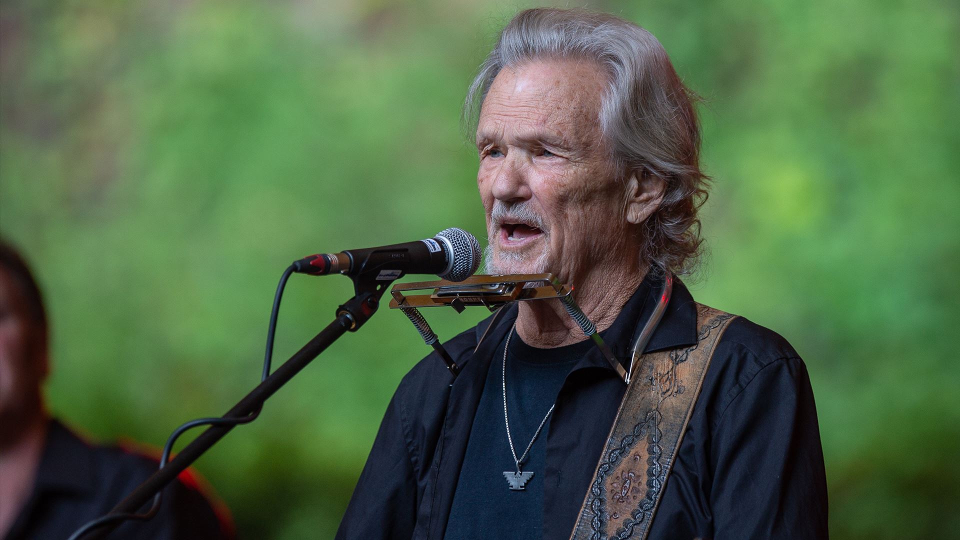 Lenda do Country e Ator Versátil, Kris Kristofferson Morre aos 88 Anos