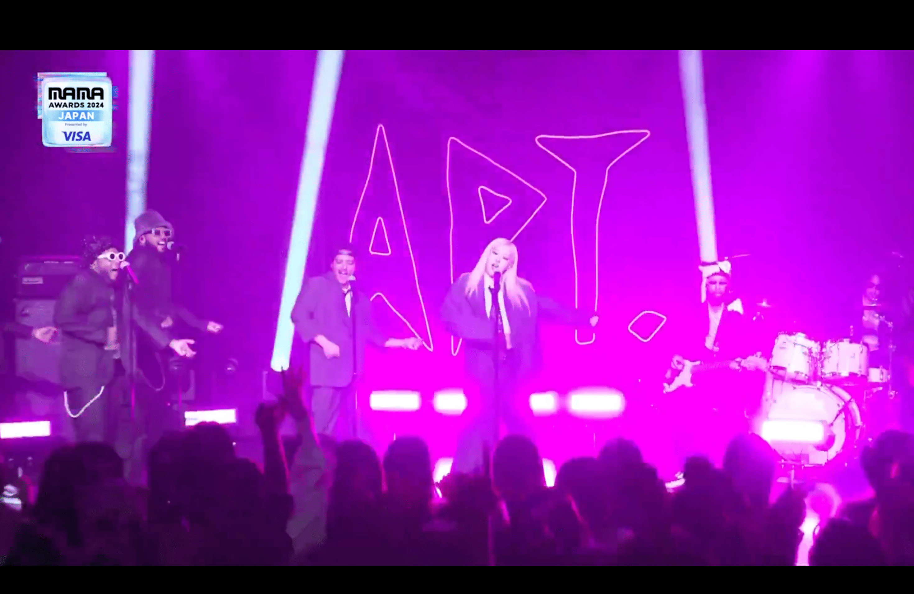 Rosé e Bruno Mars no MAMA Awards 2024