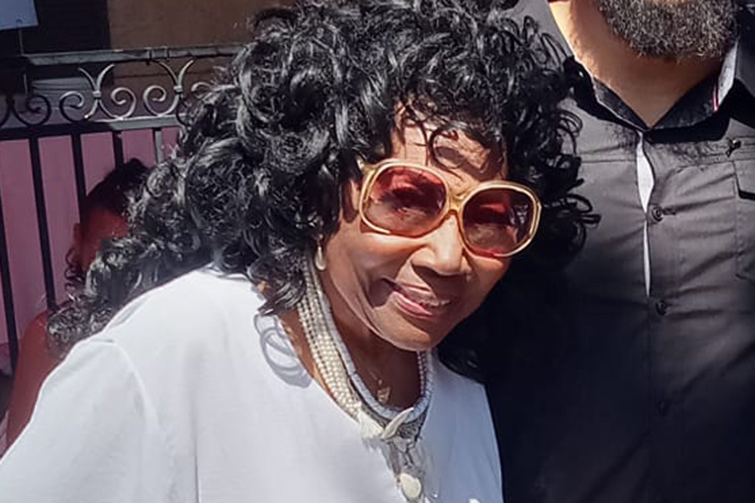 Luto na Indústria Cinematográfica: Atriz Dalyce Curry Morre Vítima dos Incêndios de Los Angeles