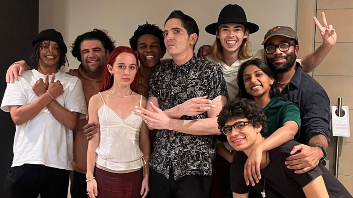 Elenco de ‘One Piece: A Série’ Comemora Novas Adições com Foto de Bastidores