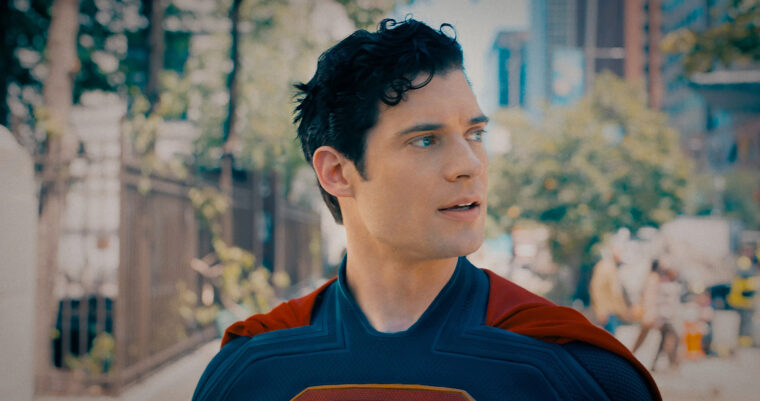 Superman: David Corenswet Contempla Metrópolis em Nova Foto Inédita do Filme da DC