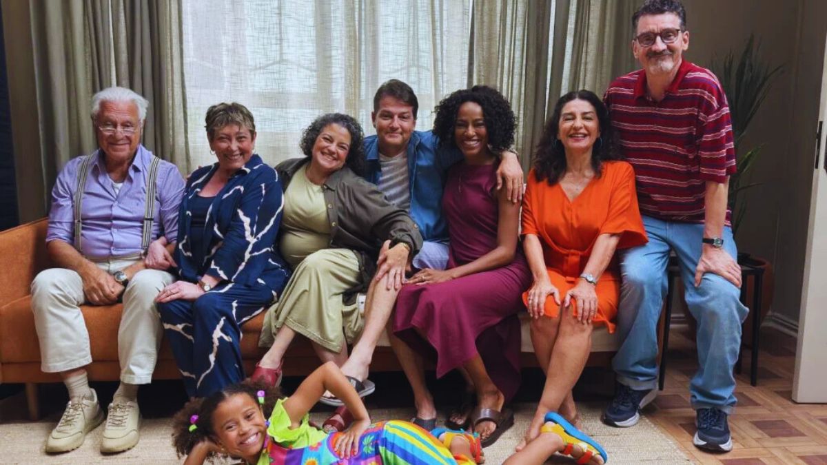 Mundo da Lua: Reboot da Série dos Anos 1990 Revela Novo Elenco em Foto Oficial!