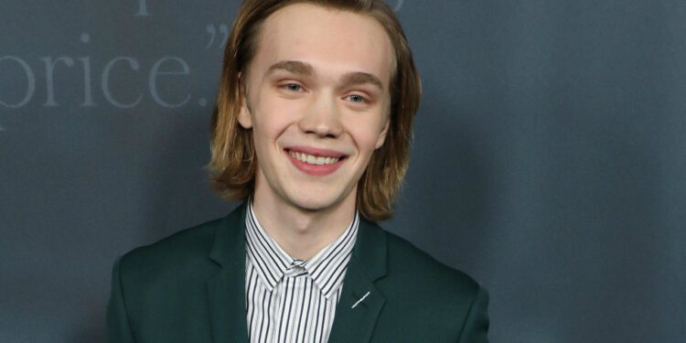 Charlie Plummer Pode Viver Jovem Haymitch em "Amanhecer na Colheita"