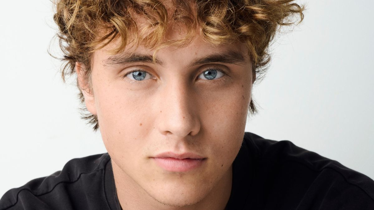 Joseph Zada será o jovem Haymitch em novo filme de Jogos Vorazes!