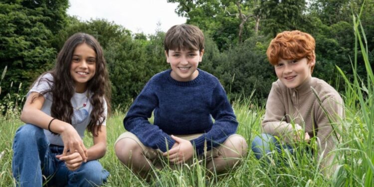 Primeiras imagens da série Harry Potter revelam novo trio e Draco Malfoy em ação!