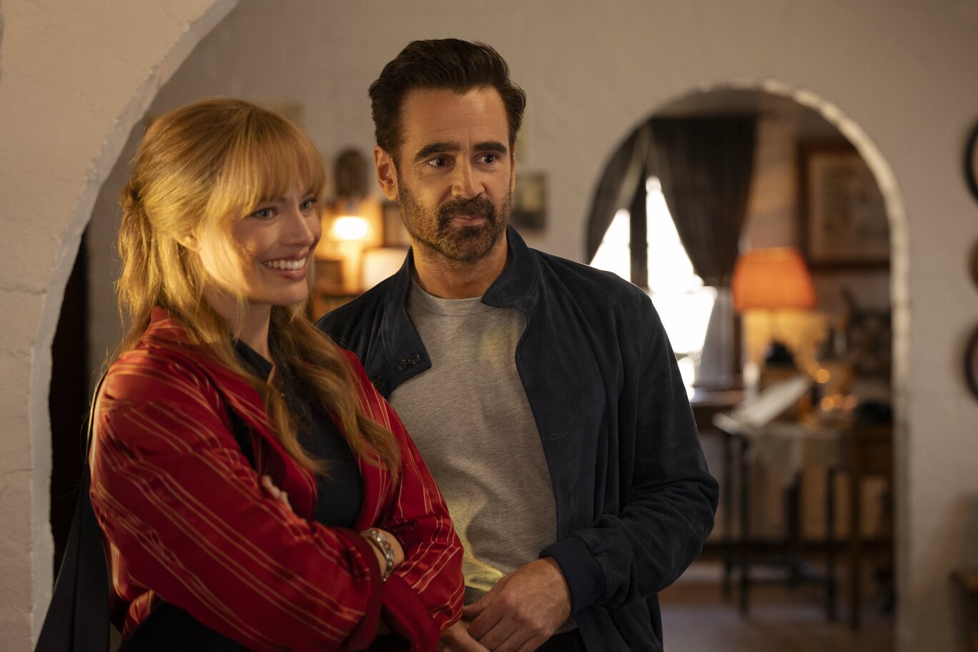Margot Robbie e Colin Farrell embarcam em uma viagem inesquecível no novo filme de Kogonada