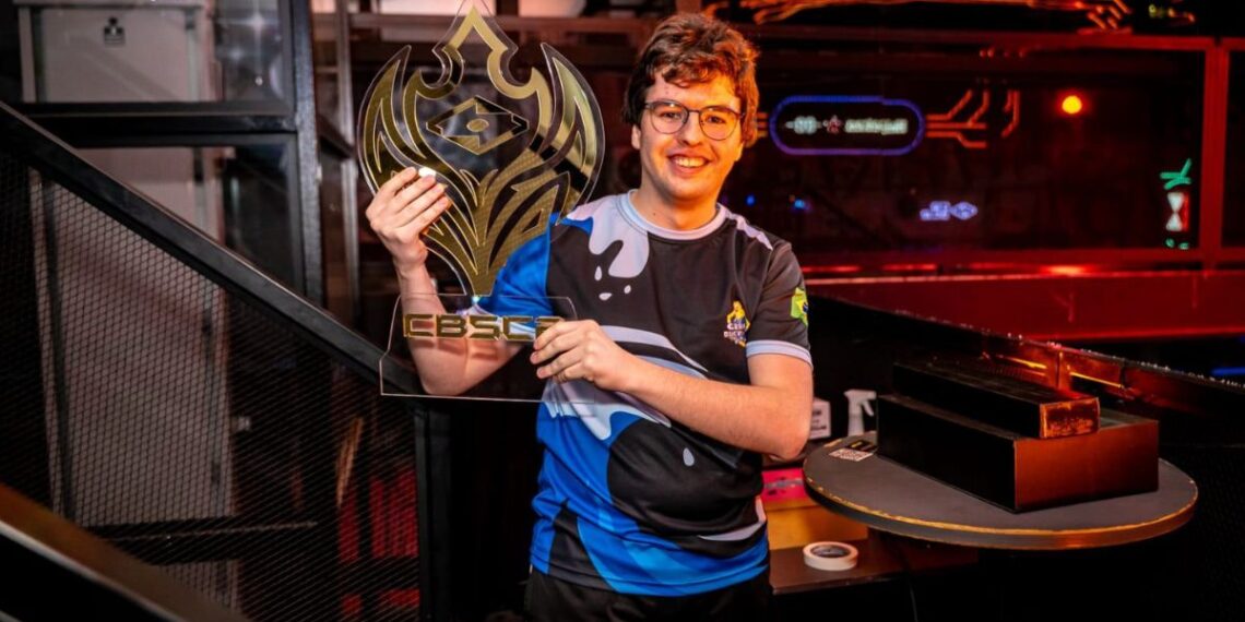 Erik conquista o título da primeira edição do Circuito Brasileiro de StarCraft II com final épica em São Paulo