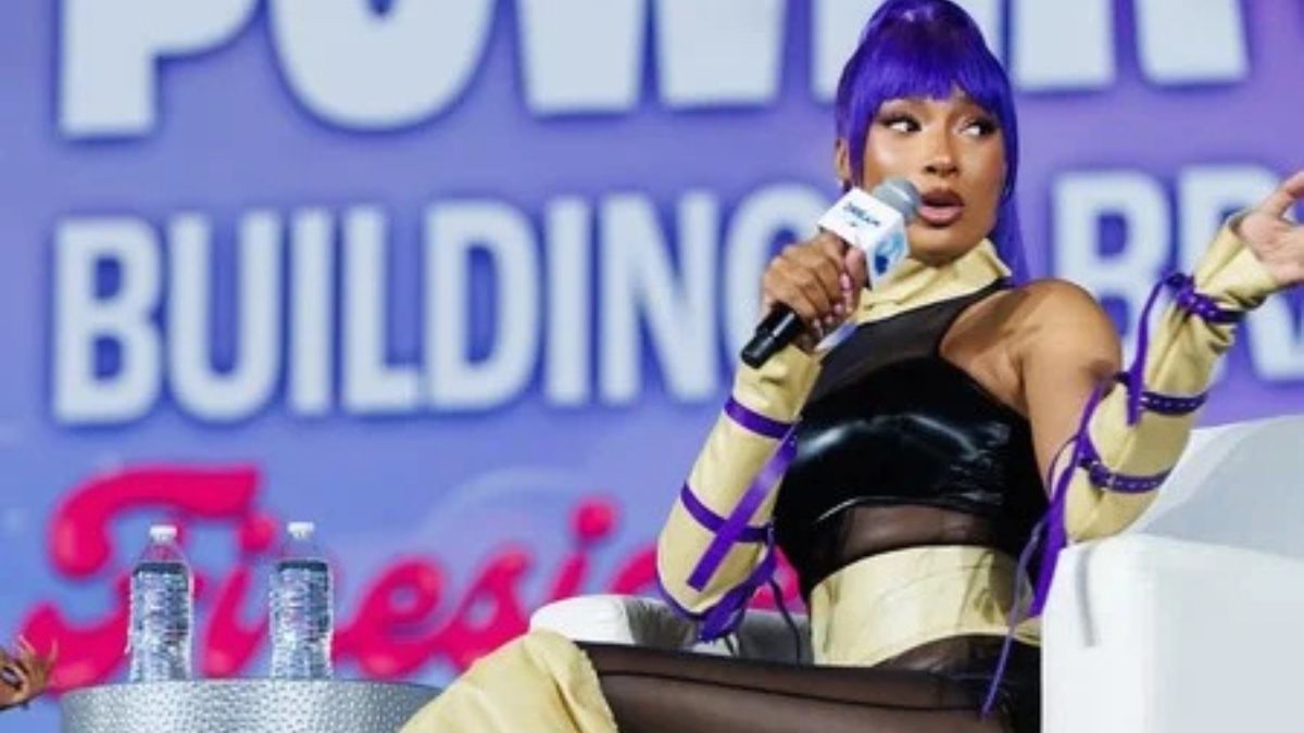 Megan Thee Stallion surpreende fãs com cosplay de Yoruichi no Dream Con!
