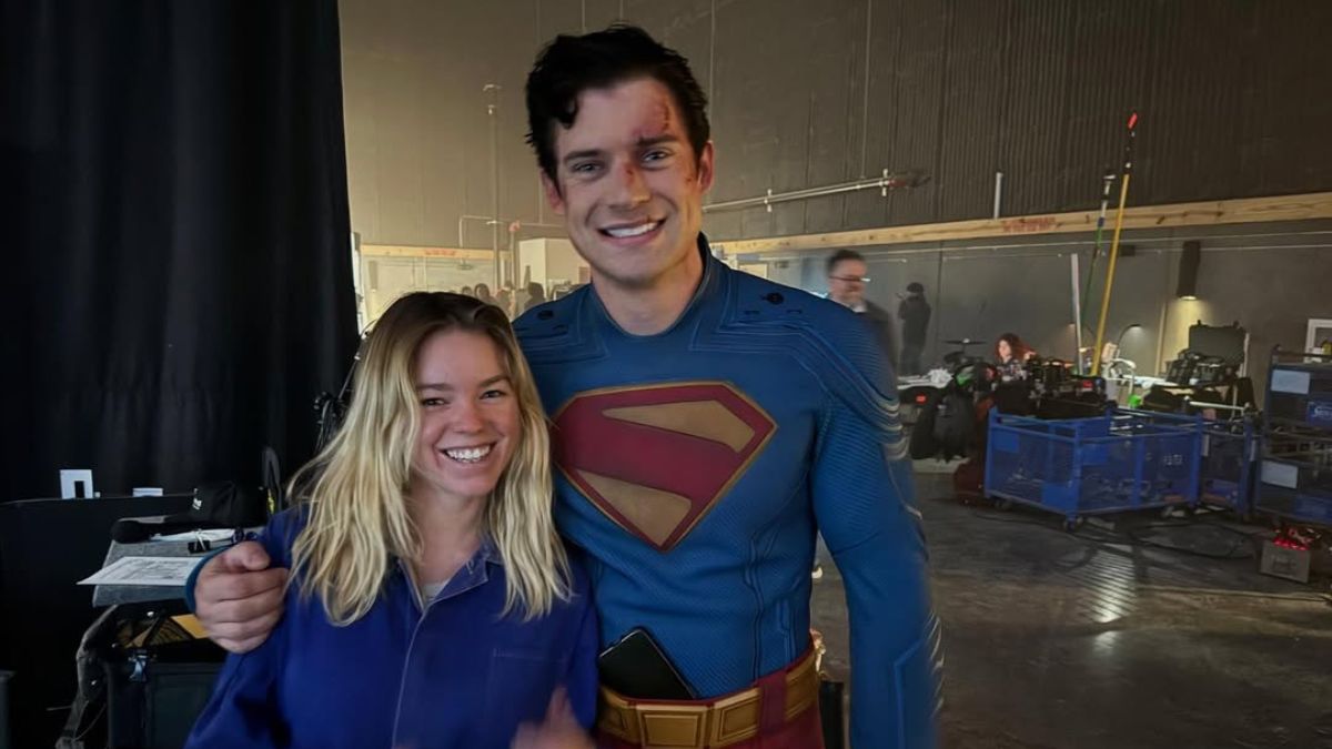 James Gunn publica foto de Superman e Supergirl juntos no set e agita fãs do novo DCU