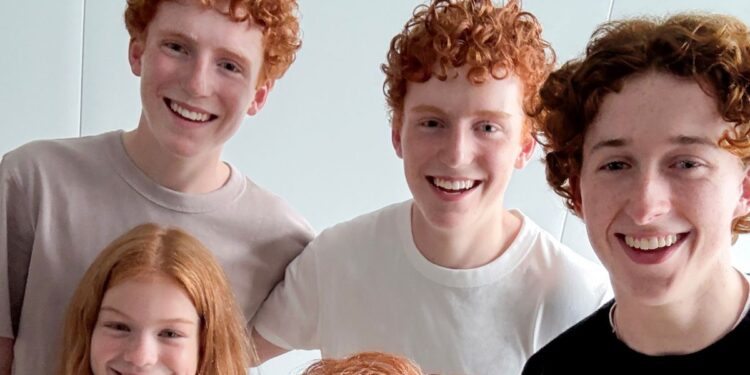 A magia está de volta: HBO revela elenco da família Weasley para série original de Harry Potter