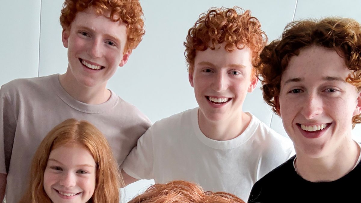 A magia está de volta: HBO revela elenco da família Weasley para série original de Harry Potter
