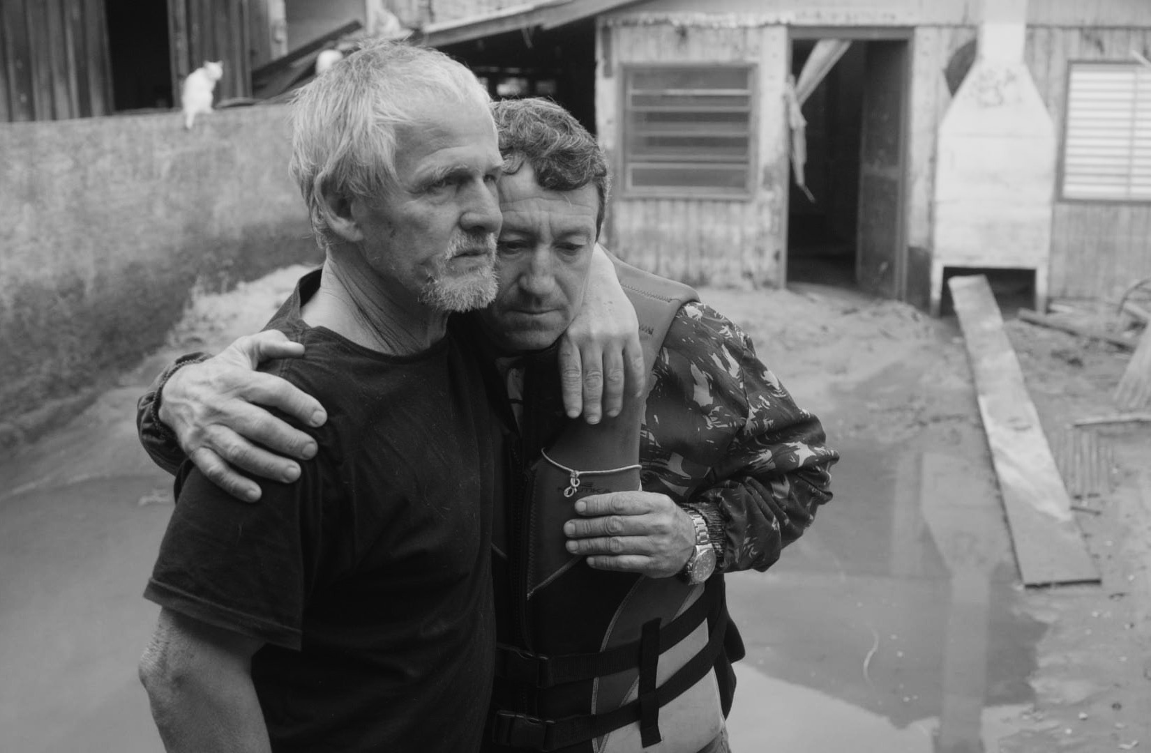 “Rua do Pescador, nº6”: Bárbara Paz emociona com documentário sobre a maior tragédia climática do Brasil