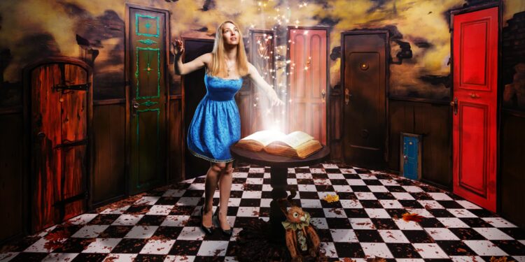 Escape Club realiza jantar imersivo de Alice no País das Maravilhas com enigmas e menu temático