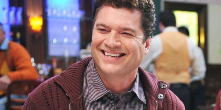 Pat Finn, ator de Friends e Seinfeld, morre aos 60 anos após luta contra câncer