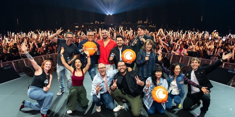 Crunchyroll Showcase CCXPMX 2026 emociona fãs com anúncios de animes e homenagens