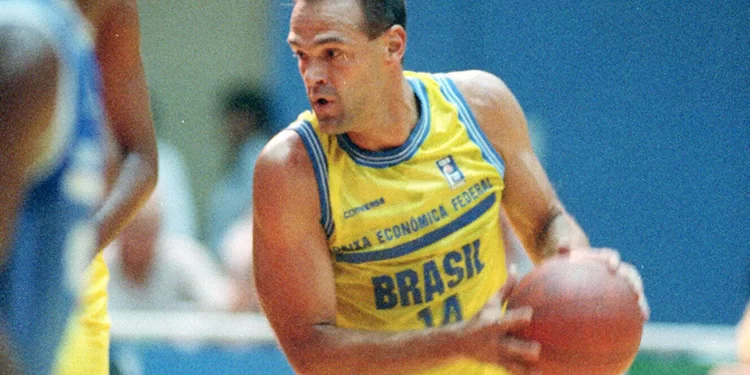 Oscar Schmidt, lenda do basquete brasileiro, morre aos 68 anos