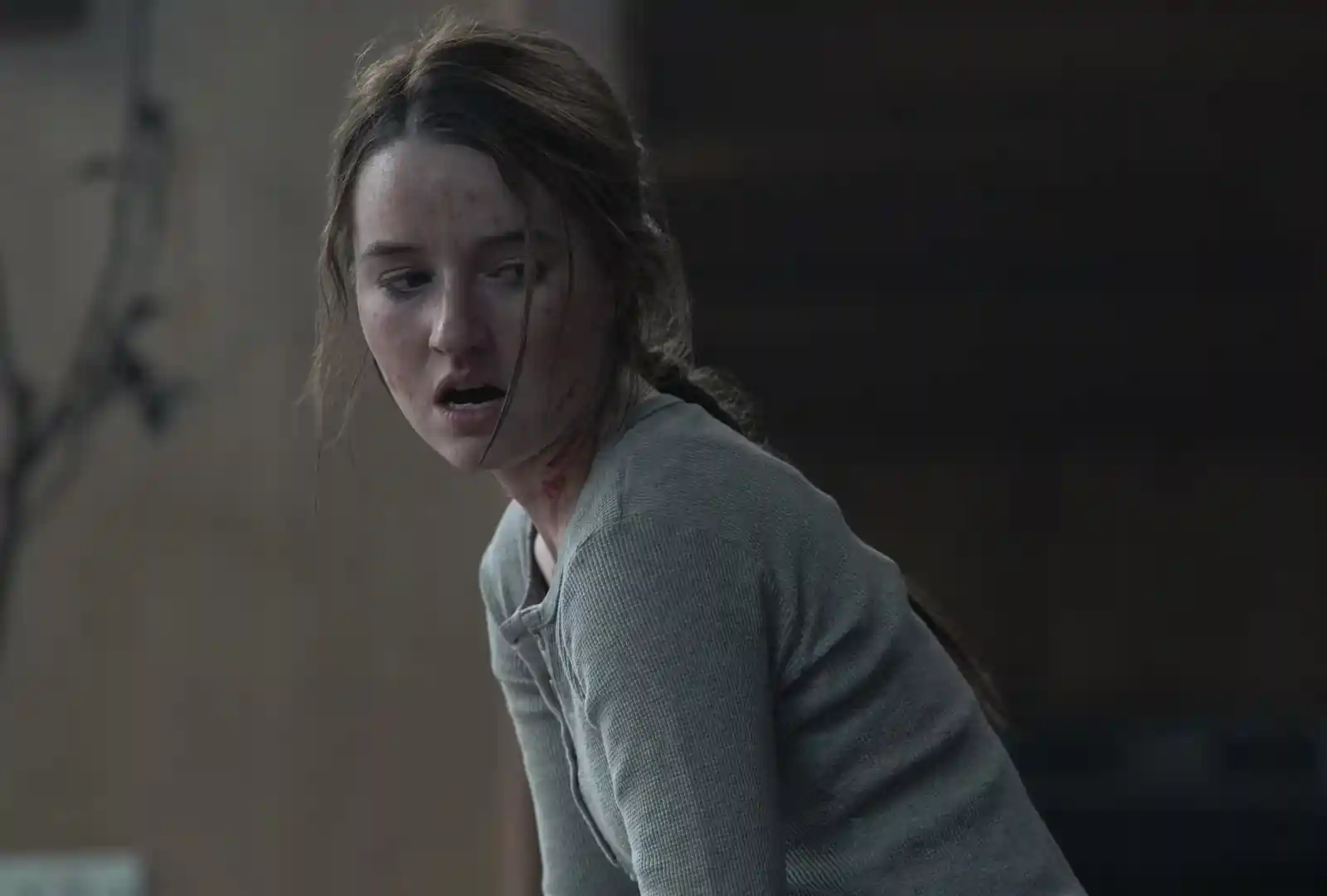 Abby e Lev surgem nas gravações da 3ª temporada de The Last of Us