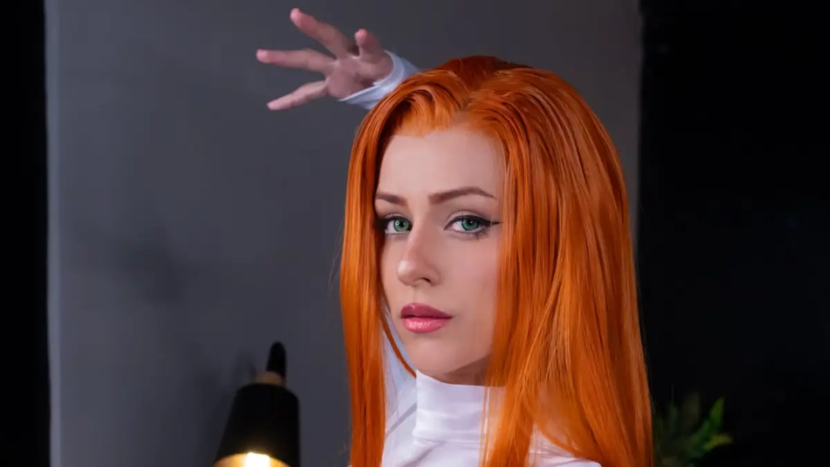 Eve Atômica em versão Viltrumita brilha com cosplay criativo