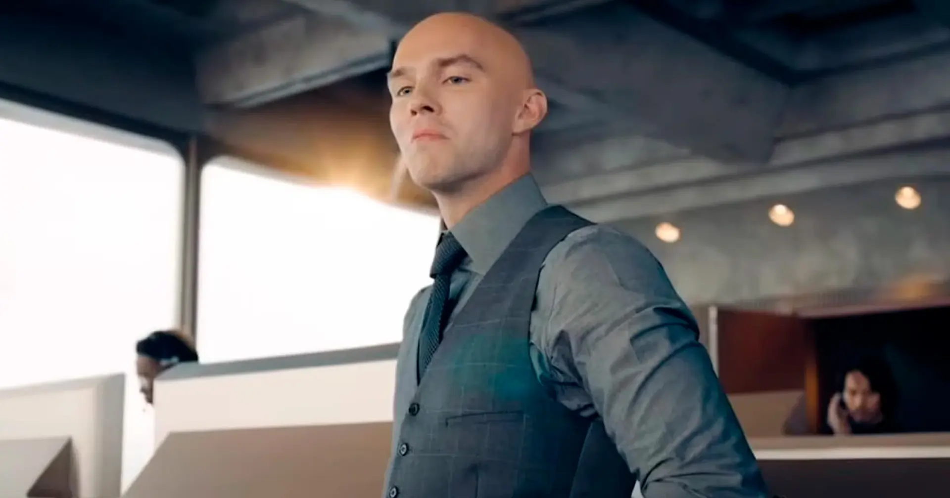 Superman Homem do Amanhã mostra Lex Luthor com armadura clássica