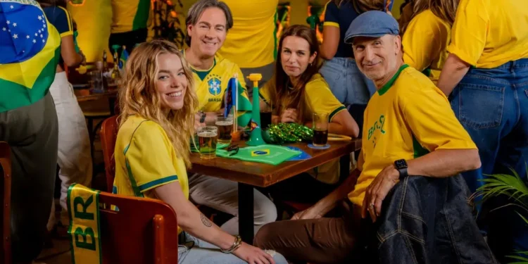 Supergirl no Rio de Janeiro agita turnê com clima de Copa