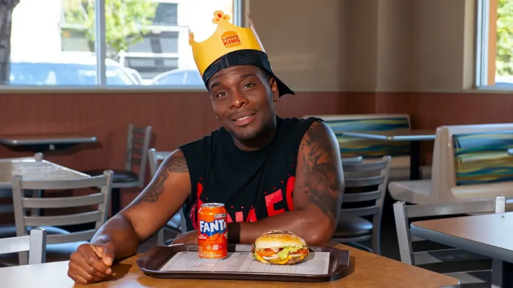 Burger King aposta na nostalgia com Kel e Fanta Laranja