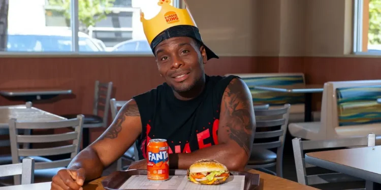 Burger King aposta na nostalgia com Kel e Fanta Laranja