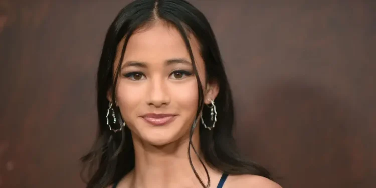 Morre Kaylee Hottle, atriz de Godzilla vs. Kong, aos 18 anos